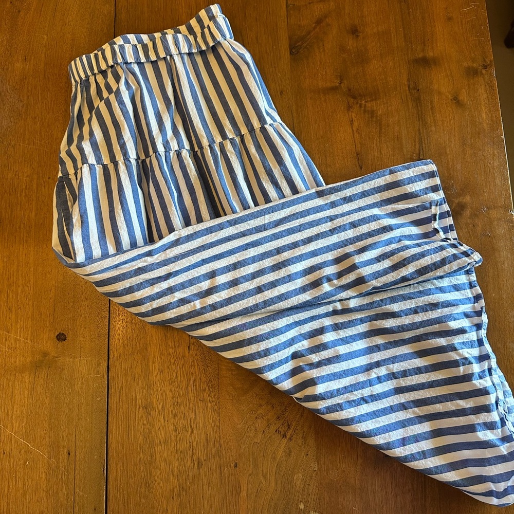 Old Navy blue & white stripe cotton skirt